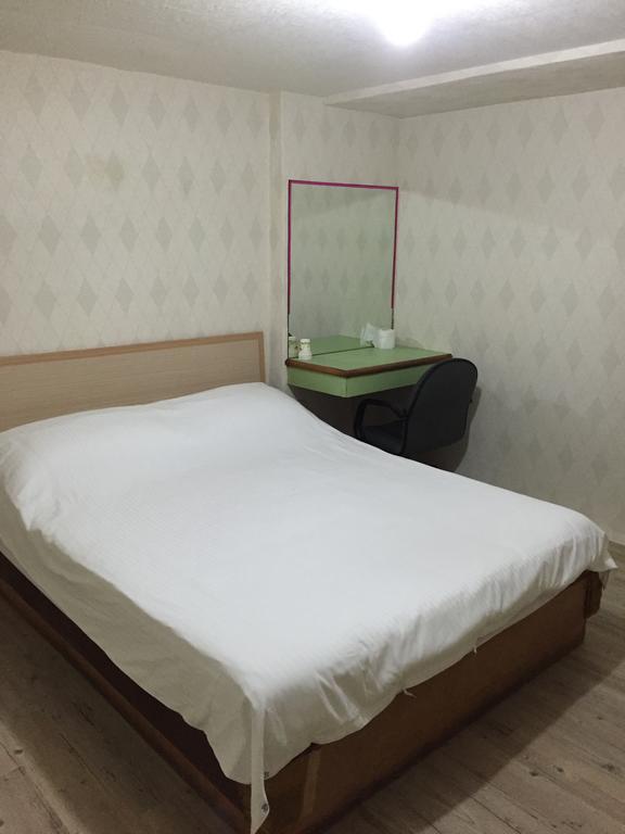 Chia Rong Hostel Taipei Eksteriør bilde